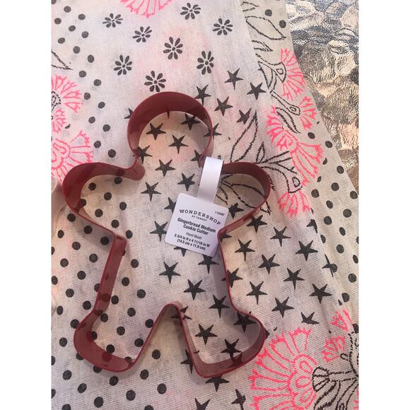 Wondershop NWT Large Snowflake & Large Gingerbread Cookie Cutters - Picture 2 of 5